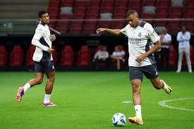 上半场太拉！唐斯14中6空砍24分8篮板3助攻